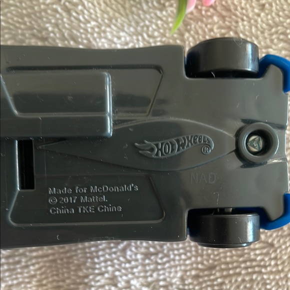 2017 Hot Wheels McDonalds Pull Back Release 1:55 Race Car Blue - Picture 9 of 9